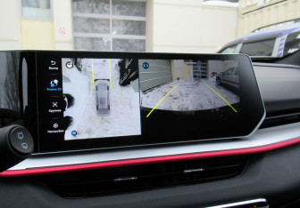 Подержанный автомобиль Geely Coolray 2023 года (16 фото)