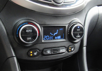 Подержанный автомобиль Hyundai Solaris Hatchback 2014 года (14 фото)