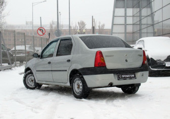 Подержанный автомобиль Renault Logan Sedan 2009 года (7 фото)