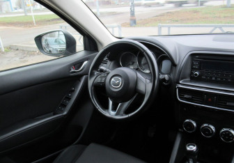 Подержанный автомобиль Mazda CX-5 2015 года (12 фото)