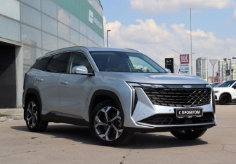 Подержанный автомобиль Geely Atlas 2024 года (3 фото)