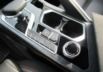 Подержанный автомобиль Geely Tugella 2023 года (20 фото)