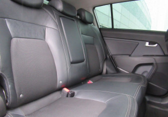 Подержанный автомобиль Kia Sportage 2012 года (10 фото)