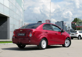 Подержанный автомобиль Chevrolet Aveo Sedan 2013 года (5 фото)