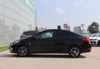 Подержанный автомобиль Hyundai Solaris Sedan 2016 года (8 фото)