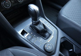 Подержанный автомобиль Volkswagen Tiguan 2018 года (14 фото)