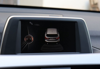 Подержанный автомобиль BMW X1 2016 года (15 фото)