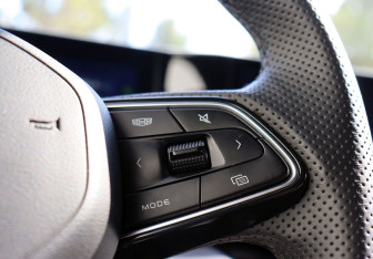 Подержанный автомобиль Geely Coolray 2024 года (15 фото)