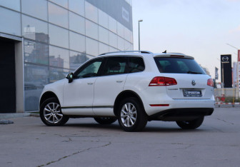 Подержанный автомобиль Volkswagen Touareg 2013 года (7 фото)