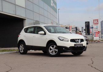 Подержанный автомобиль Nissan Qashqai 2012 года (3 фото)