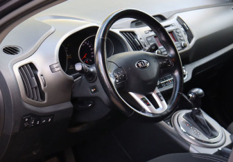 Подержанный автомобиль Kia Sportage 2014 года (15 фото)