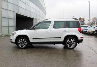Подержанный автомобиль Skoda Yeti 2015 года (8 фото)