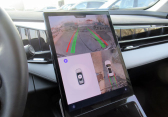 Подержанный автомобиль Geely Atlas 2024 года (19 фото)