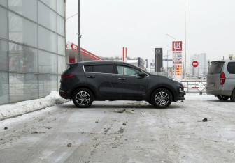 Подержанный автомобиль Kia Sportage 2021 года (4 фото)