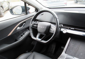 Подержанный автомобиль Omoda C5 2022 года (12 фото)