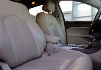 Подержанный автомобиль Cadillac SRX 2012 года (11 фото)