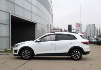 Подержанный автомобиль Kia Rio Hatchback 2018 года (8 фото)