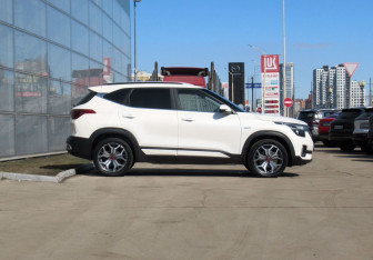 Подержанный автомобиль Kia Seltos 2020 года (4 фото)