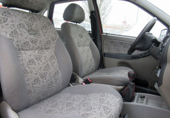 Подержанный автомобиль LADA (ВАЗ) Kalina Sedan 2005 года (10 фото)