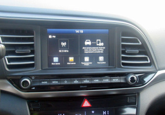 Подержанный автомобиль Hyundai Elantra Sedan 2019 года (14 фото)