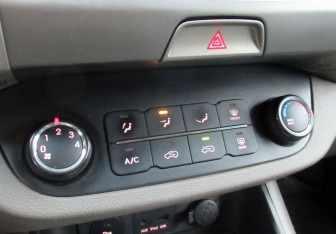 Подержанный автомобиль Kia Sportage 2011 года (15 фото)