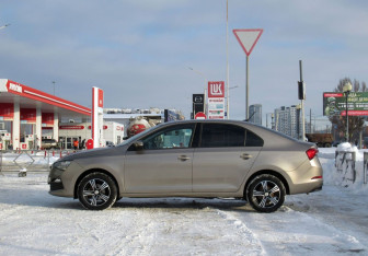 Подержанный автомобиль Skoda Rapid Liftback 2020 года (8 фото)