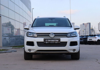 Подержанный автомобиль Volkswagen Touareg 2013 года (2 фото)