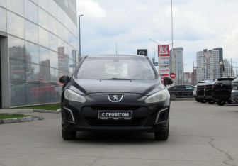 Подержанный автомобиль Peugeot 308 Hatchback 2011 года (2 фото)