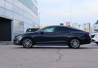 Подержанный автомобиль Kia K5 2022 года (8 фото)