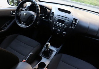 Подержанный автомобиль Kia Cerato Sedan 2015 года (12 фото)