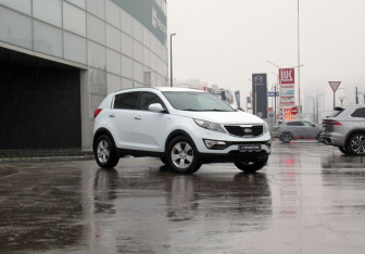Подержанный автомобиль Kia Sportage 2012 года (3 фото)
