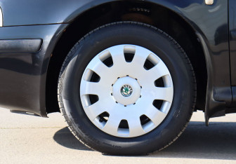 Подержанный автомобиль Skoda Octavia Liftback 2007 года (9 фото)