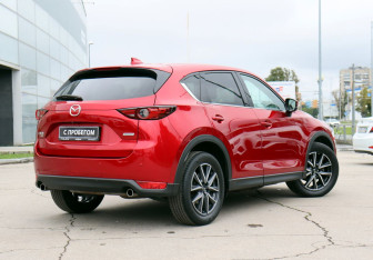 Подержанный автомобиль Mazda CX-5 2017 года (5 фото)