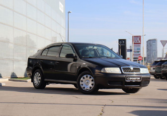 Подержанный автомобиль Skoda Octavia Liftback 2007 года (3 фото)
