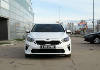 Подержанный автомобиль Kia Ceed Hatchback 2019 года (2 фото)