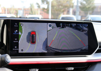 Подержанный автомобиль Geely Coolray 2024 года (13 фото)