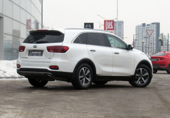 Подержанный автомобиль Kia Sorento 2018 года (5 фото)