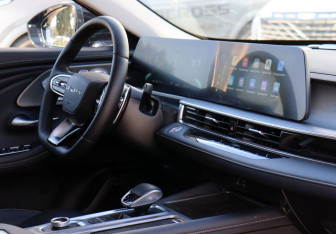 Подержанный автомобиль Chery Arrizo 8 2023 года (15 фото)