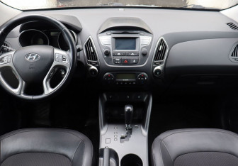 Подержанный автомобиль Hyundai ix35 2014 года (14 фото)