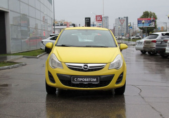 Подержанный автомобиль Opel Corsa 2011 года (2 фото)