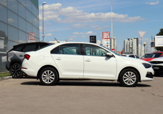 Подержанный автомобиль Skoda Rapid Liftback 2020 года (4 фото)