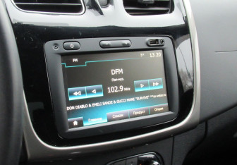 Подержанный автомобиль Renault Logan Sedan 2019 года (16 фото)