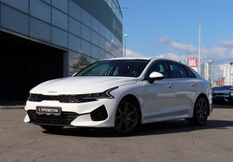 Подержанный автомобиль Kia K5 2022 года (1 фото)