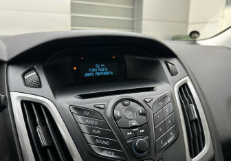 Подержанный автомобиль Ford Focus Hatchback 2014 года (14 фото)