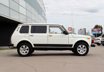 Подержанный автомобиль LADA (ВАЗ) 2131 (4x4) 2014 года (4 фото)