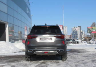 Подержанный автомобиль Kia Seltos 2022 года (6 фото)