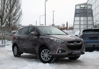 Подержанный автомобиль Hyundai ix35 2014 года (3 фото)