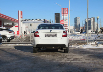 Подержанный автомобиль Skoda Rapid Liftback 2018 года (6 фото)