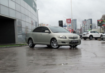 Подержанный автомобиль Toyota Avensis Sedan 2008 года (3 фото)