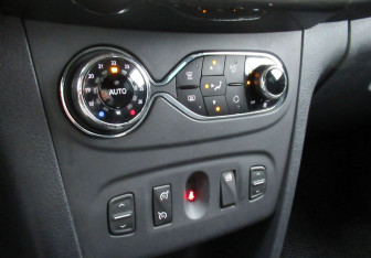 Подержанный автомобиль Renault Logan Sedan 2019 года (17 фото)